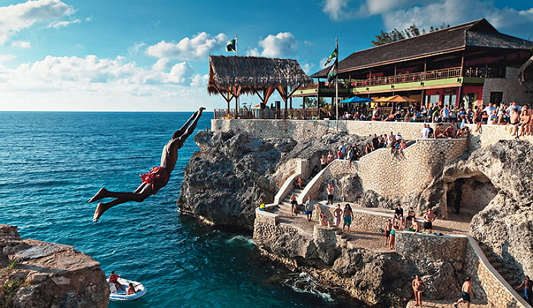 ricks-cafe-jamaica-cliff-diving